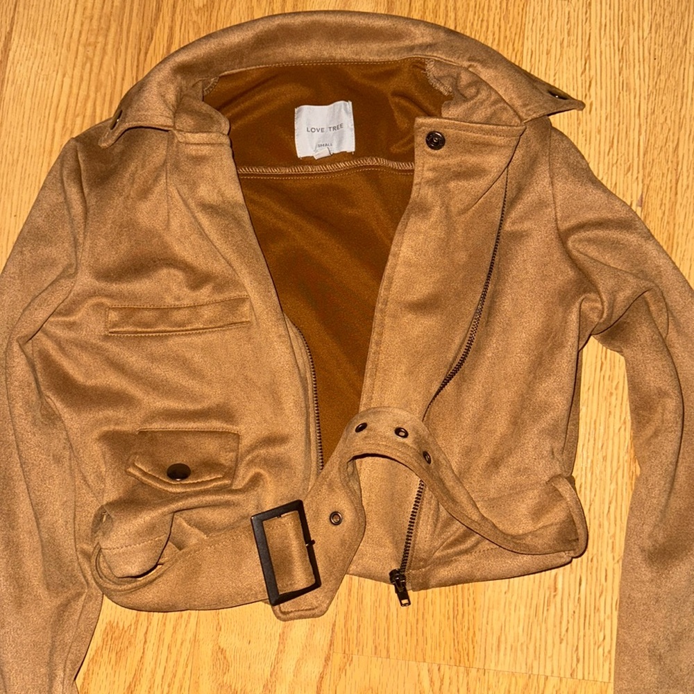 brown small zip up old western buckle jacket🤎